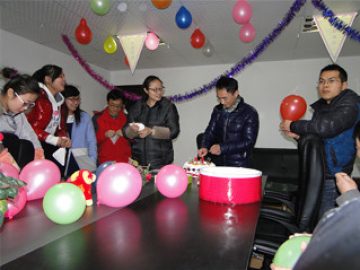 कार्यकर्ता का जन्मदिन, 2 2018